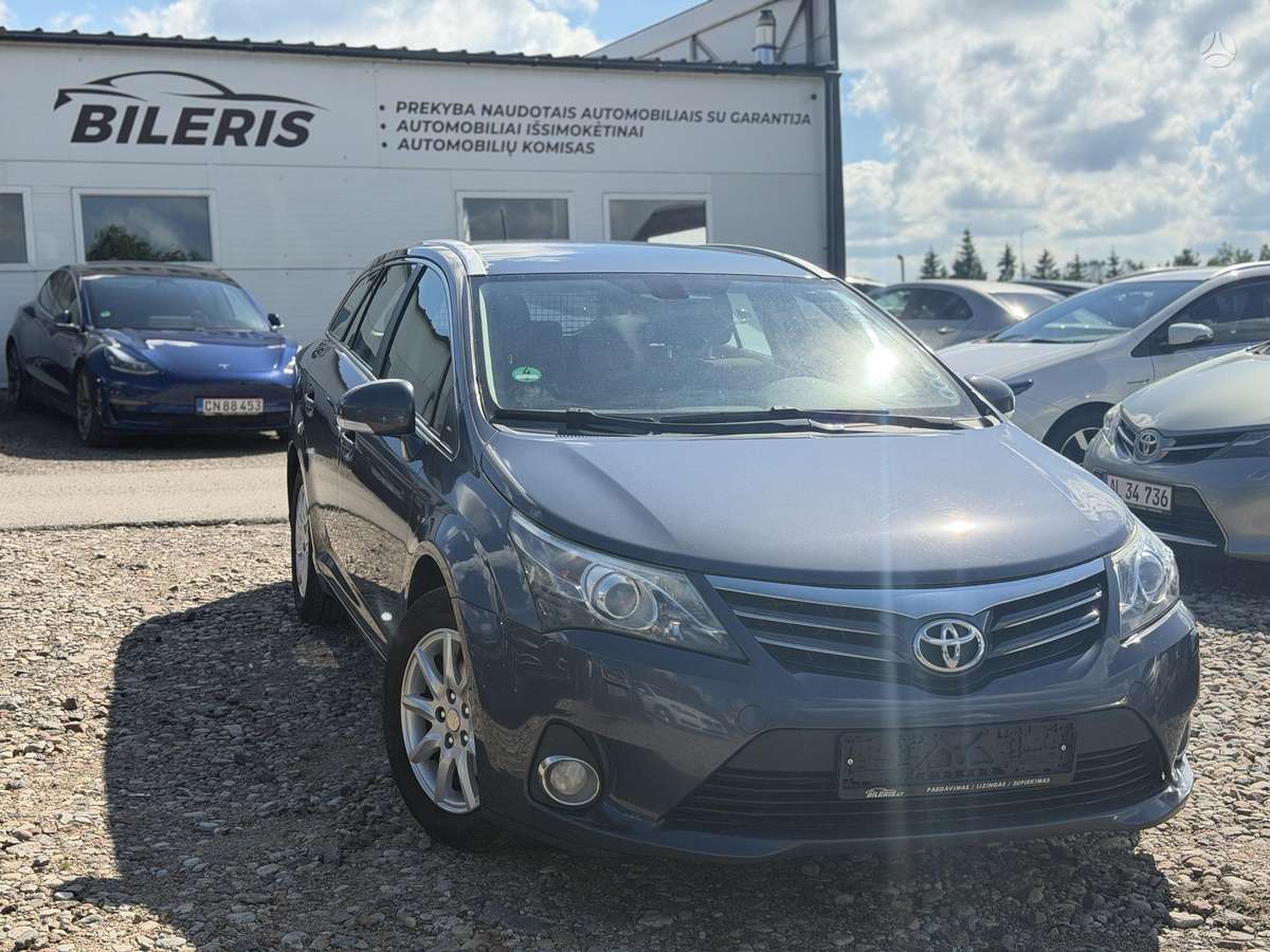 Toyota Avensis 2012-09 Universalas