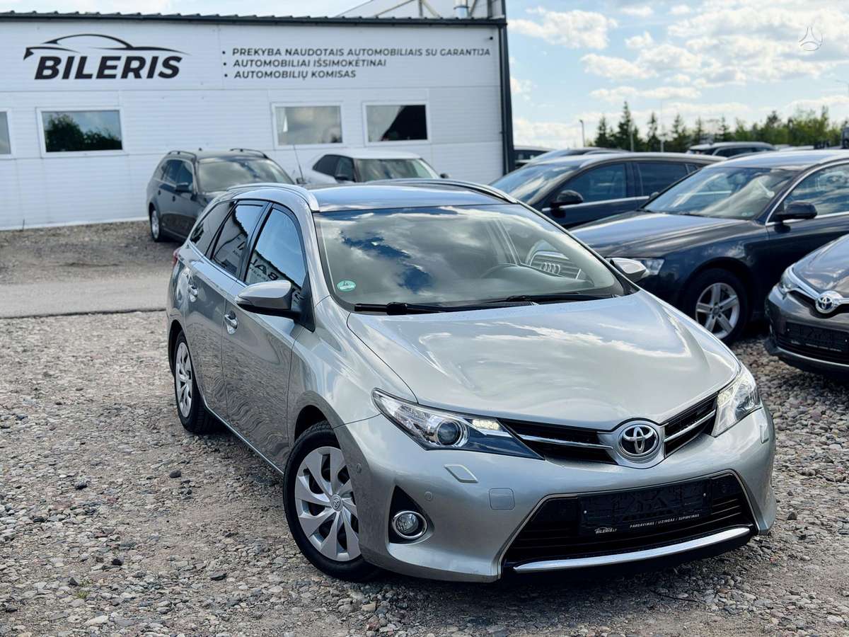 Toyota Auris 2014-07 Universalas