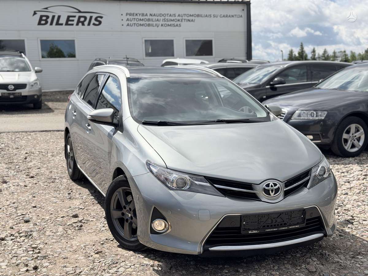 Toyota Auris 2014-02 Universalas