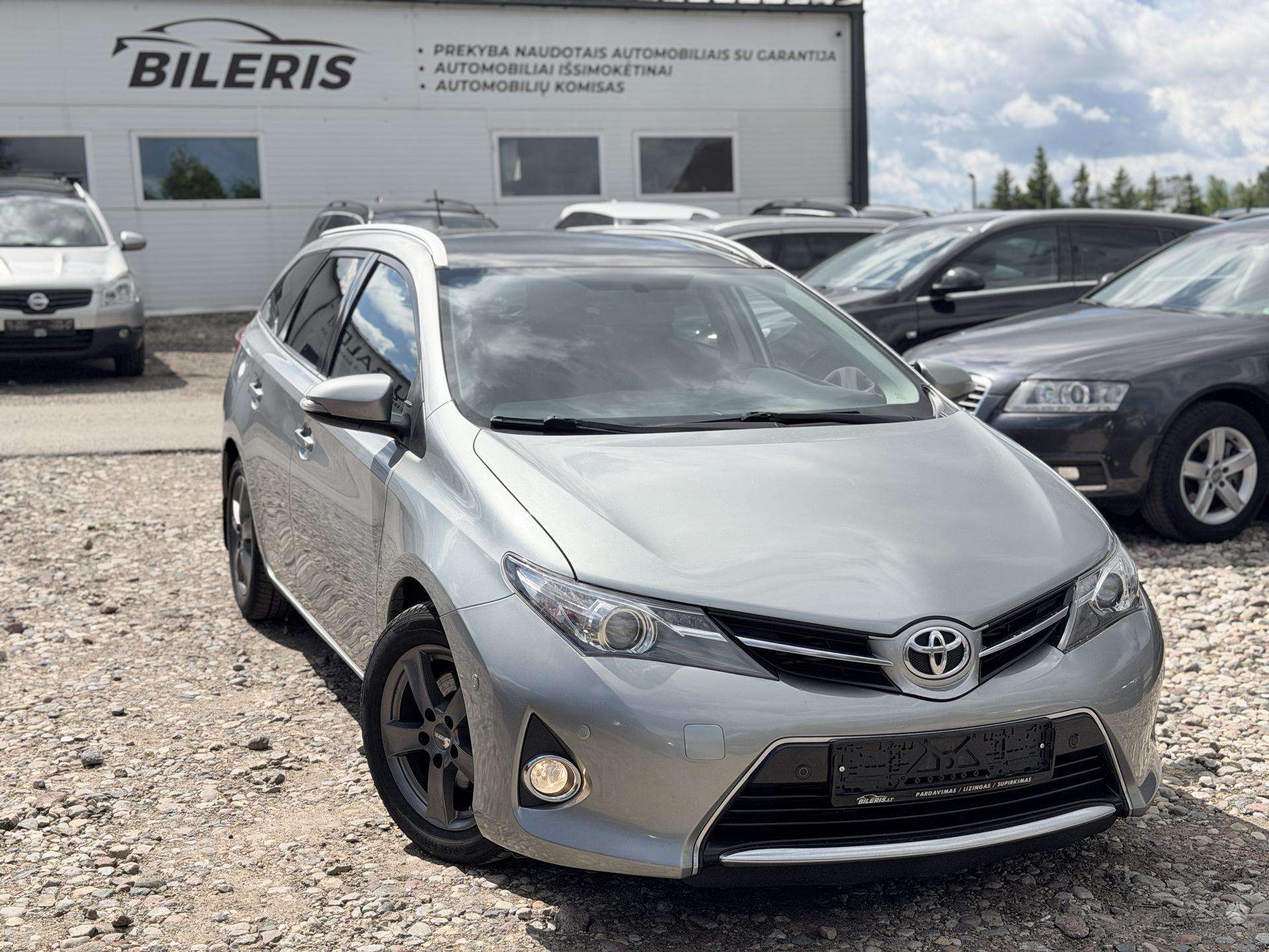 Toyota Auris 2014-02 Universalas