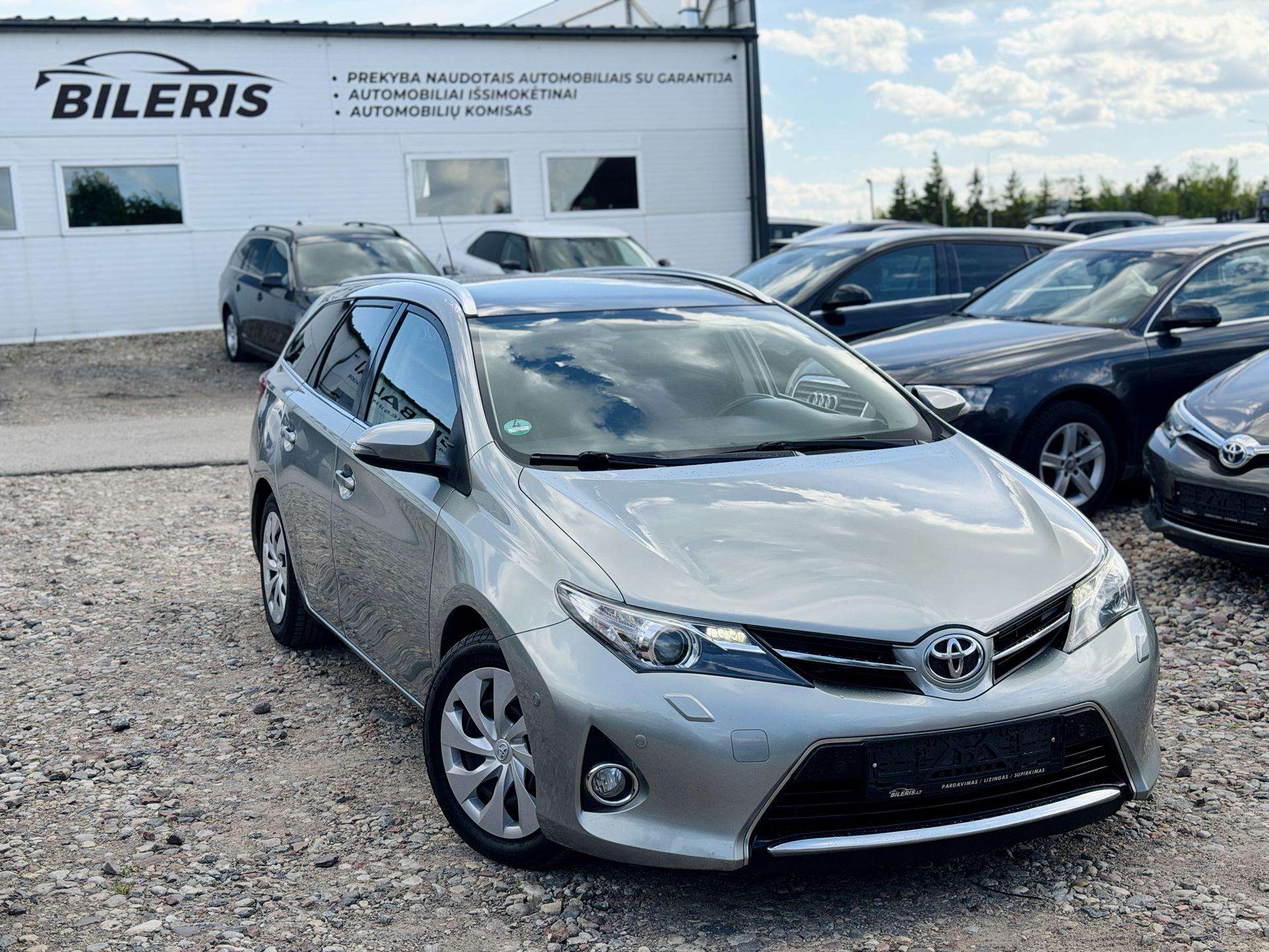 Toyota Auris 2014-07 Universalas