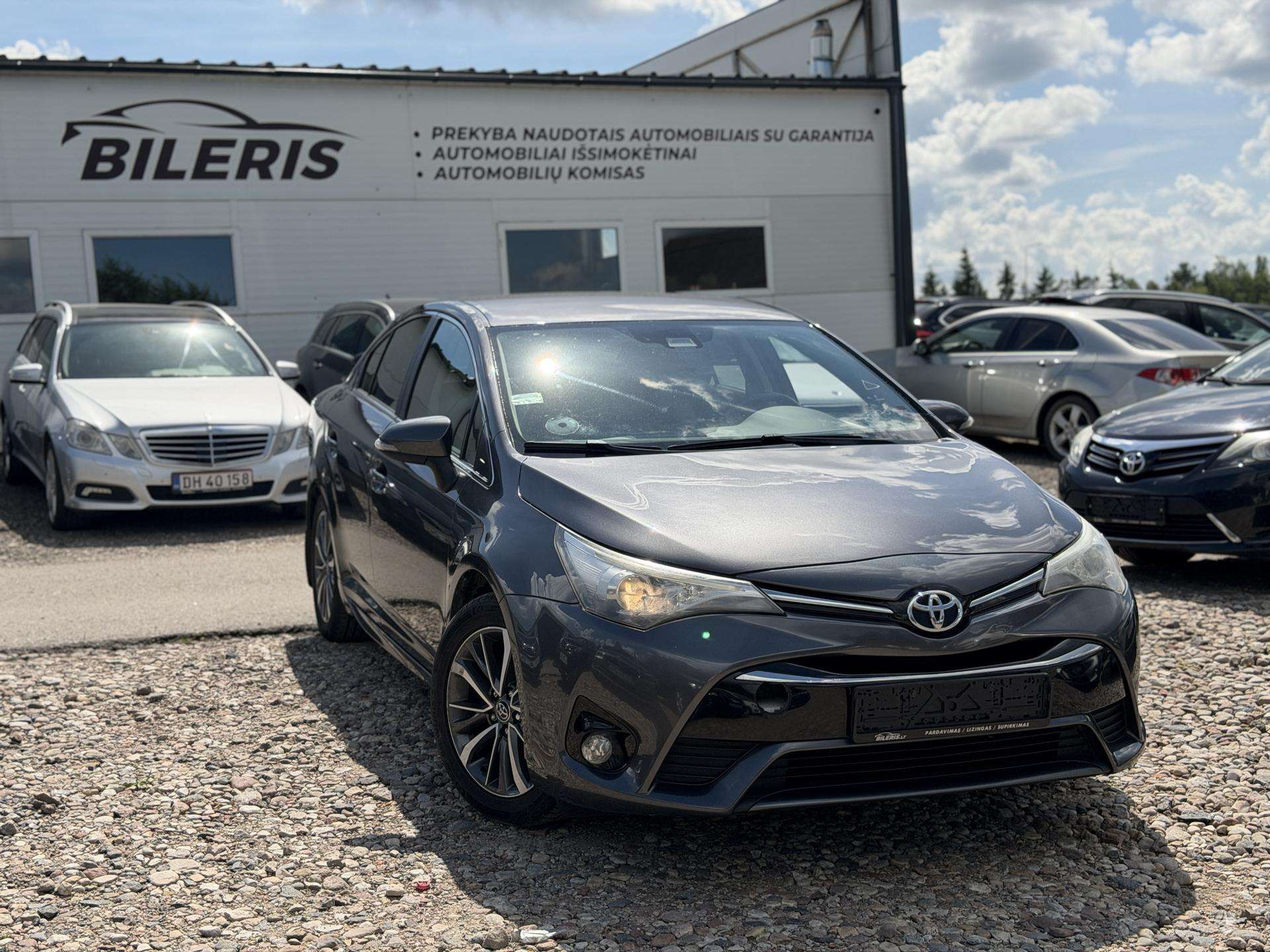 Toyota Avensis 2016 Sedanas