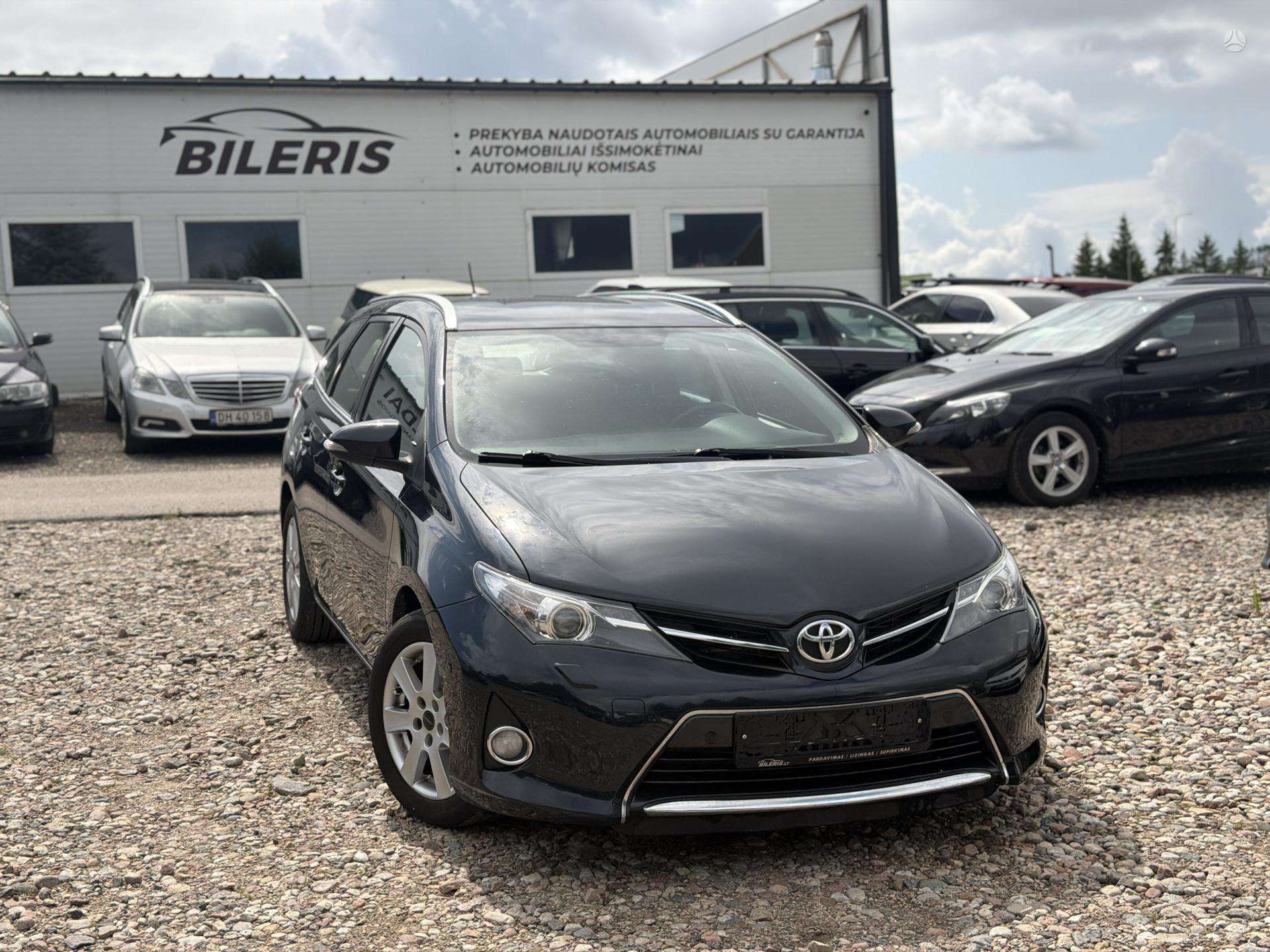 Toyota Auris 2013-12 Universalas