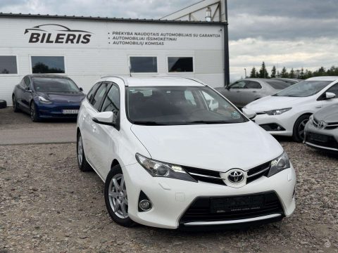 Toyota Auris 2013-09 Universalas